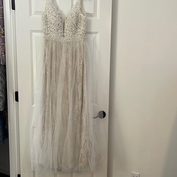 New Zoey Grey Dress - Picture 1 of 8